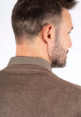 Malcom bomuldsstrik med o-hals i brun