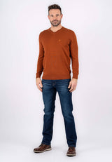 Malcom bomuldsstrik med V-hals i rust