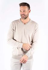 Malcom bomuldsstrik med V-hals i lys sand