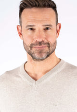 Malcom bomuldsstrik med V-hals i lys sand