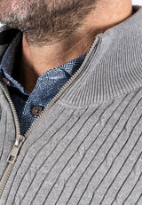 Tristan strik med struktur og zip i grå