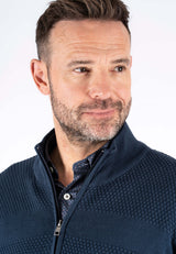 Nilson strik med struktur og zip i navy