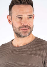 Nilson o-strik med struktur i brun