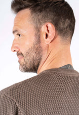 Nilson o-strik med struktur i brun