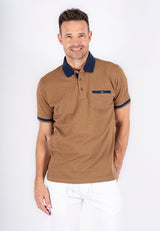 Fletcher mønstret polo med brystlomme I sand/navy