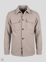Shane overshirt i sand