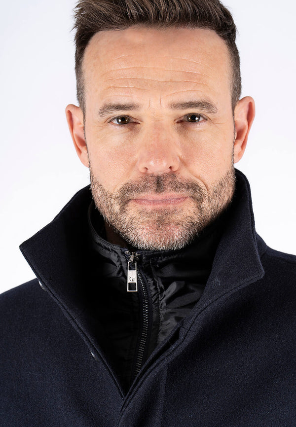 Andrew frakke i navy