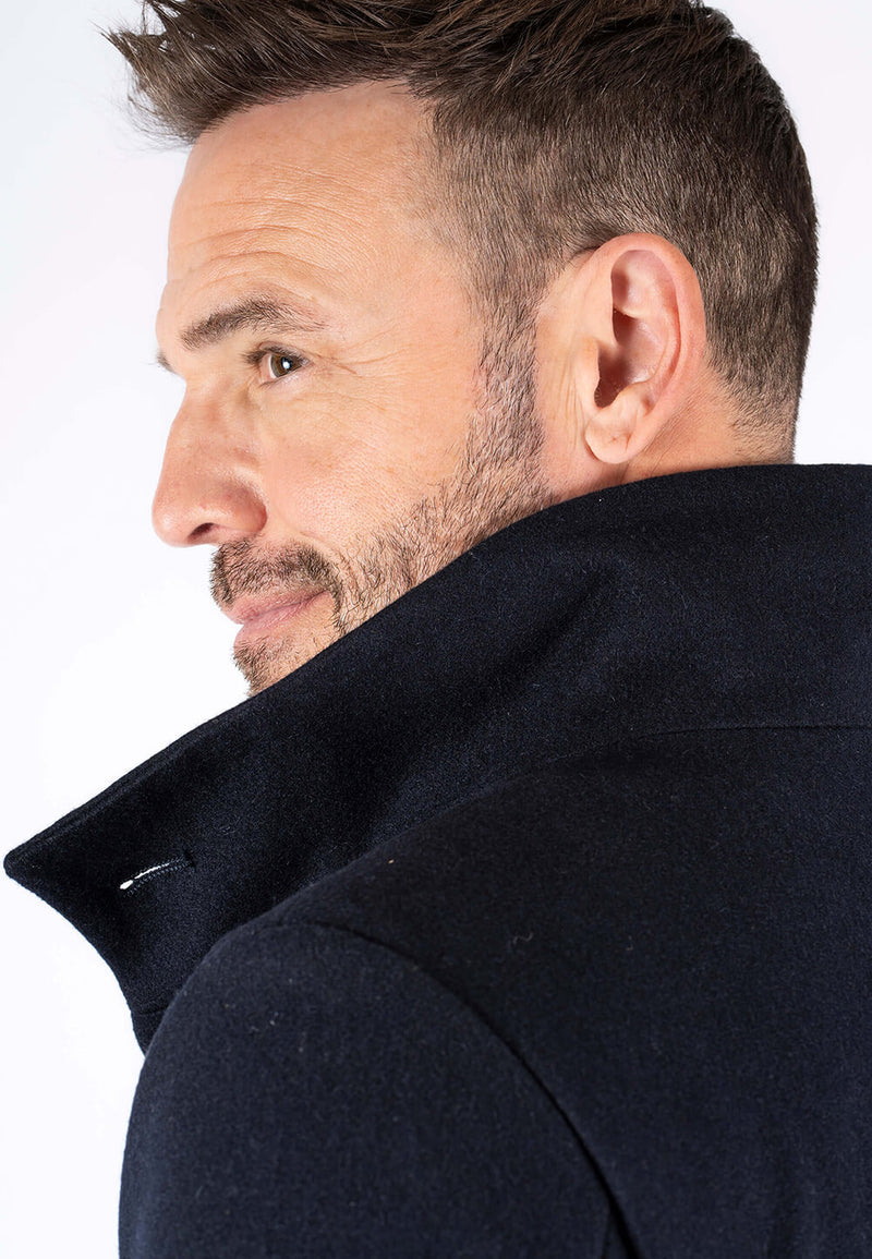 Andrew frakke i navy