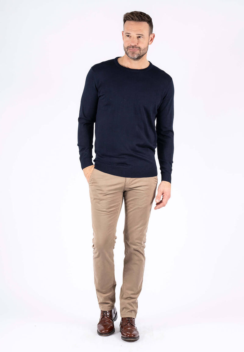 Gordon merino strik med O-hals i navy
