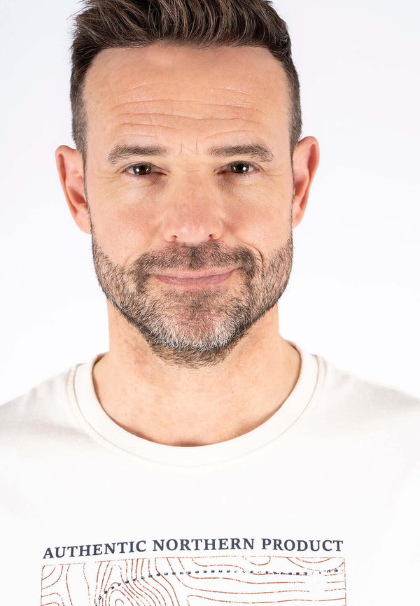 James tee med print i offwhite