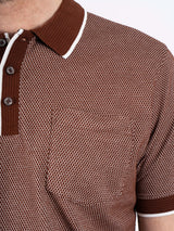Hester polo med brystlomme I brun PLUSSIZE