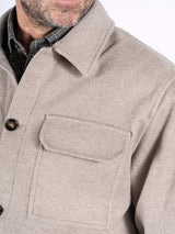Shane overshirt i sand